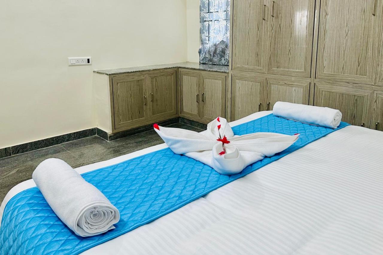 Tirupati Homestay - Ragunatha Resorts - 3Bhk Ac Apartments For Large Families - Free Breakfast - Flyover To Alipiri Gate - Wifi - Android Tv - - Easy Access To Visit All Temples Kültér fotó